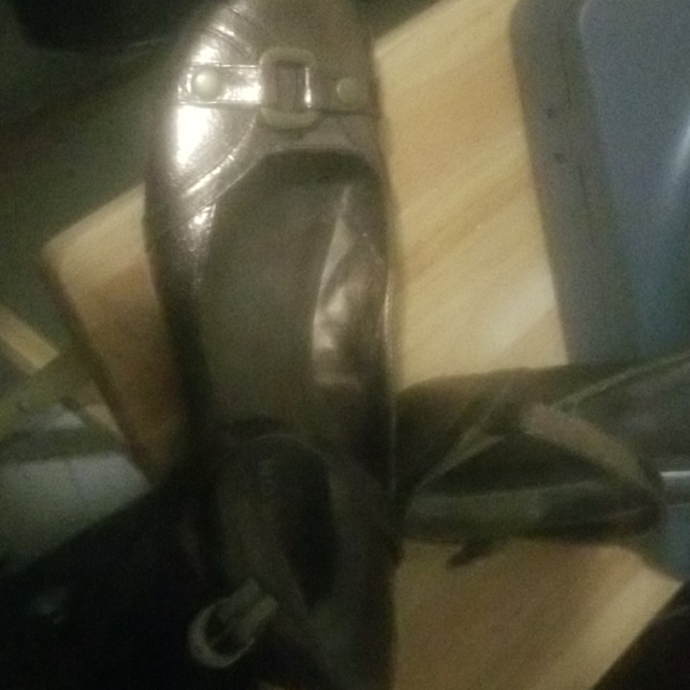 Shoes - Picture 3 of 4